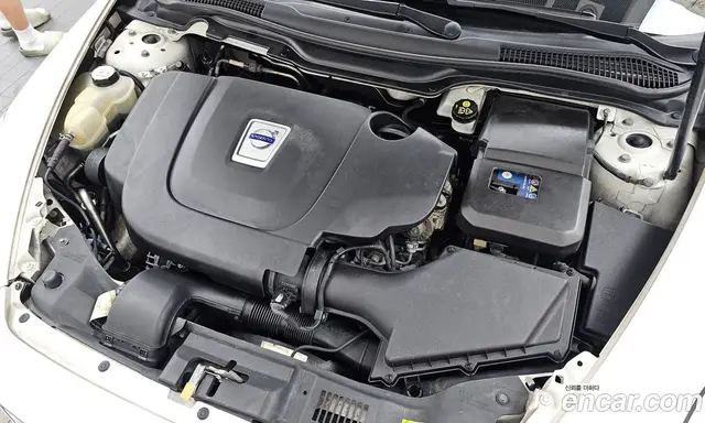 Volvo C30 2012 2.0 автомат (гидро), миниатюра 6 Volvo C30 2012 2.0 автомат (гидро), миниатюра 6