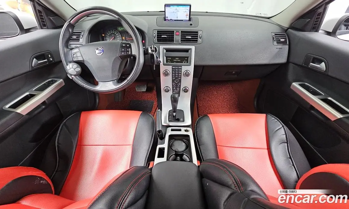 Volvo C30 2012 2.0 автомат (гидро), фото 7 Volvo C30 2012 2.0 автомат (гидро), фото 7