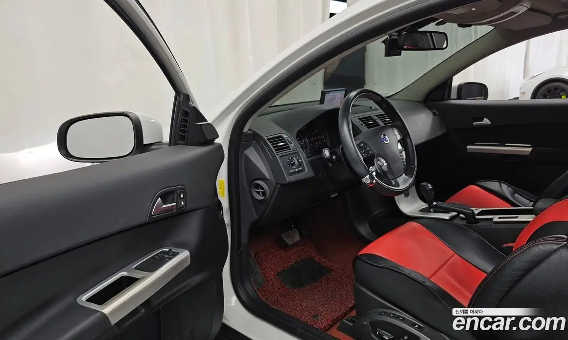 Volvo C30 2012 2.0 автомат (гидро), фото 10 Volvo C30 2012 2.0 автомат (гидро), фото 10