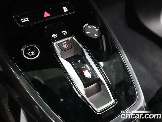Audi Q4 e-tron 2023 1.0 автомат (гидро), миниатюра 11