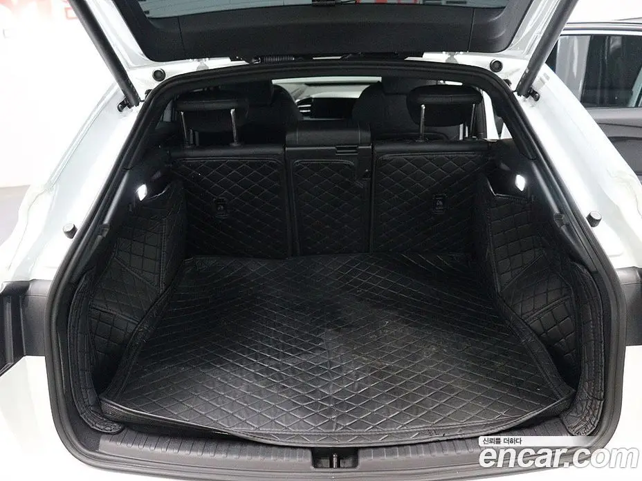 Audi Q4 e-tron 2023 1.0 автомат (гидро), фото 5