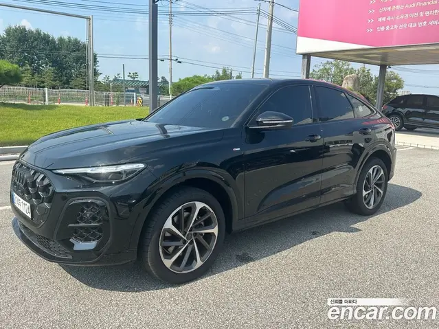 Audi Q5, 2025, 2 400 км