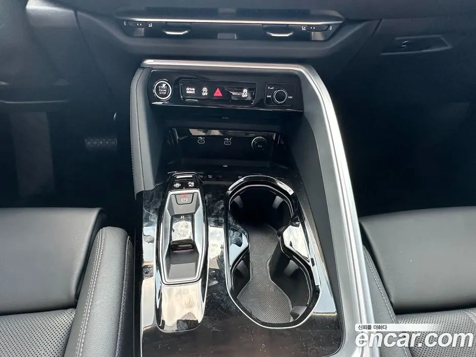 Audi Q5 2025 2.0 автомат (гидро), фото 9