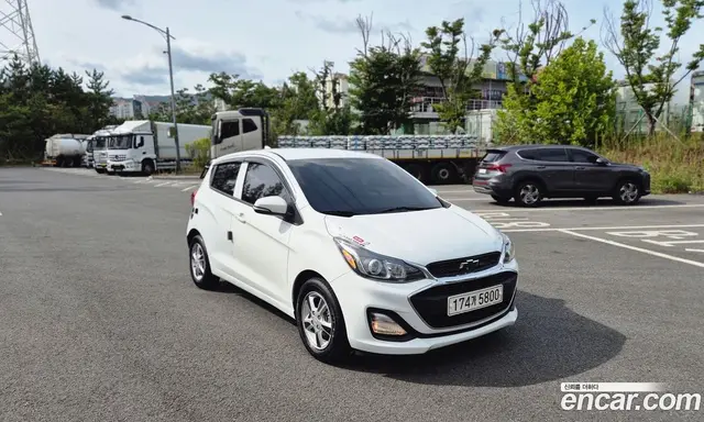 Chevrolet Spark 2018 1.0 автомат (вариатор), миниатюра 3