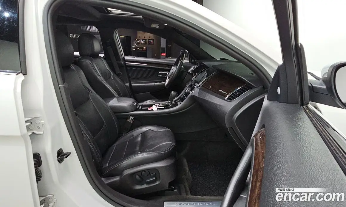 Ford Taurus 2015 2.0 автомат (гидро), фото 12