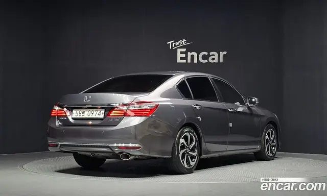 Honda Accord 2016 2.4 автомат (гидро), миниатюра 2