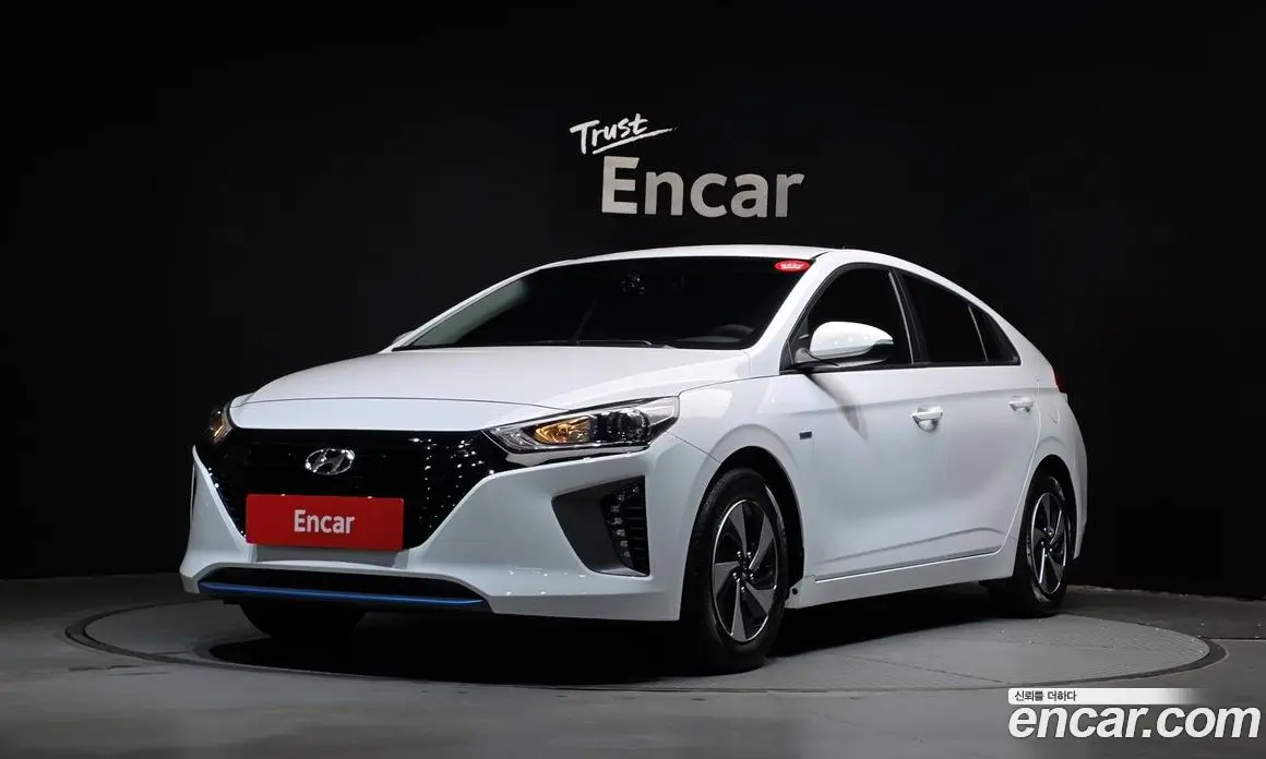 Hyundai Ioniq 2018 1.6 автомат (гидро), фото 1 Hyundai Ioniq 2018 1.6 автомат (гидро), фото 1