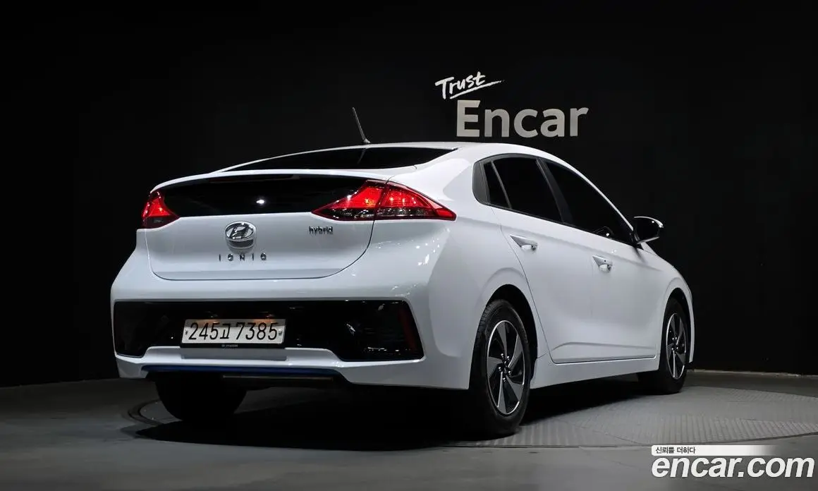 Hyundai Ioniq 2018 1.6 автомат (гидро), фото 2 Hyundai Ioniq 2018 1.6 автомат (гидро), фото 2