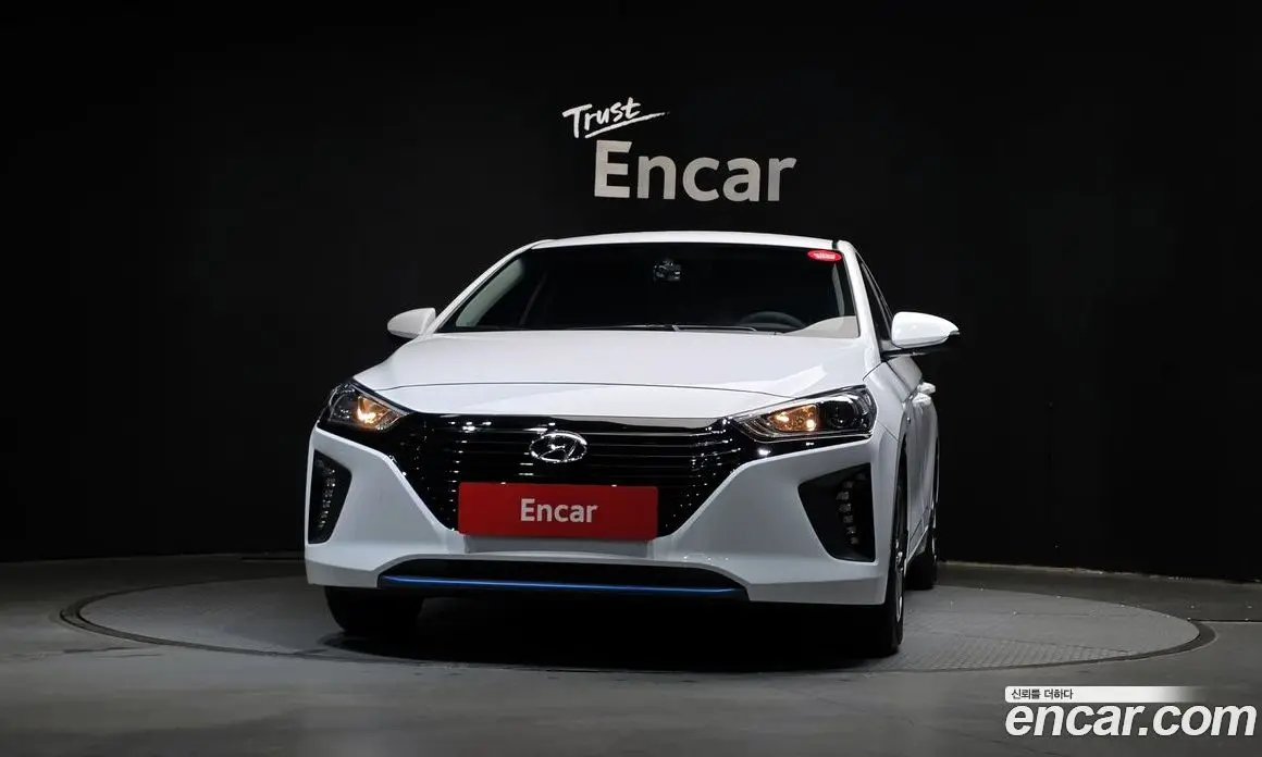 Hyundai Ioniq 2018 1.6 автомат (гидро), фото 3 Hyundai Ioniq 2018 1.6 автомат (гидро), фото 3