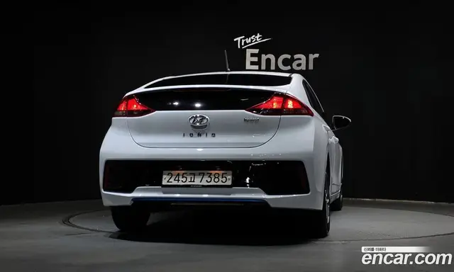 Hyundai Ioniq 2018 1.6 автомат (гидро), миниатюра 4 Hyundai Ioniq 2018 1.6 автомат (гидро), миниатюра 4