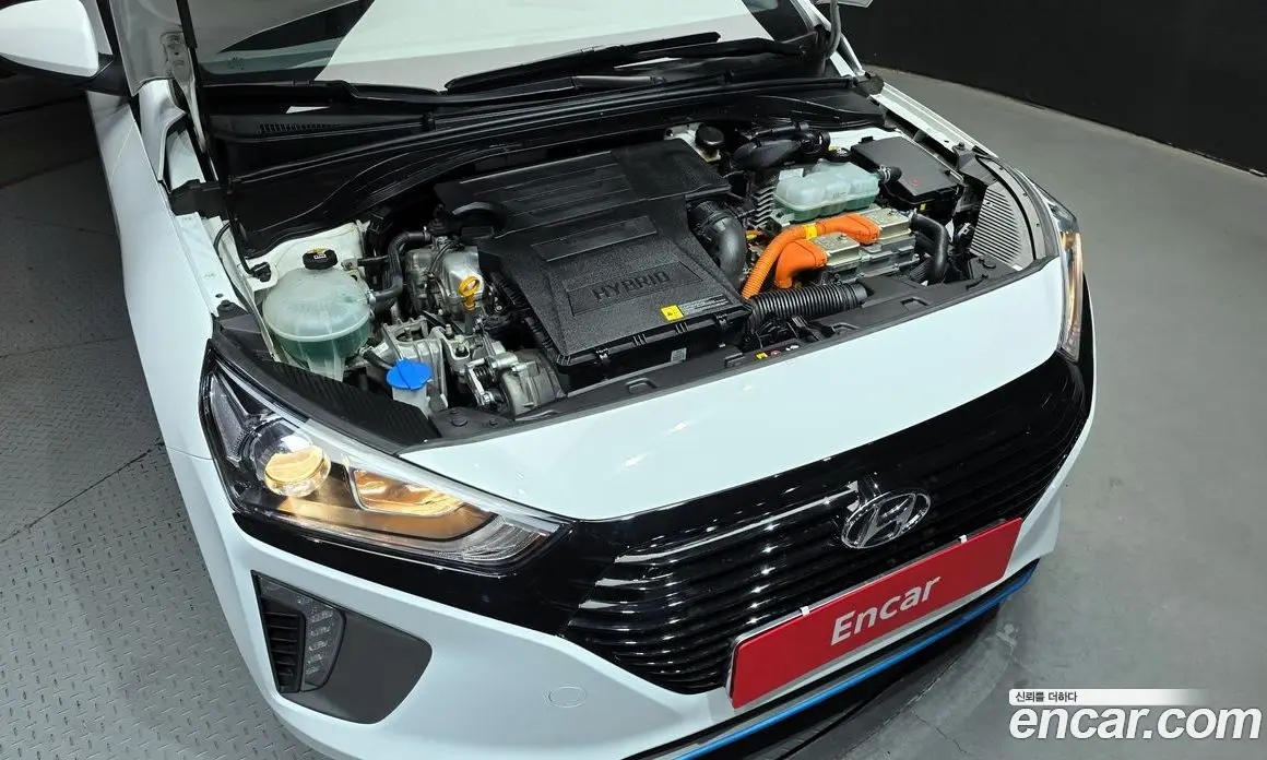 Hyundai Ioniq 2018 1.6 автомат (гидро), фото 6 Hyundai Ioniq 2018 1.6 автомат (гидро), фото 6