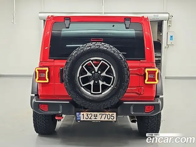 Jeep Wrangler 2024 2.0 автомат (гидро), миниатюра 3