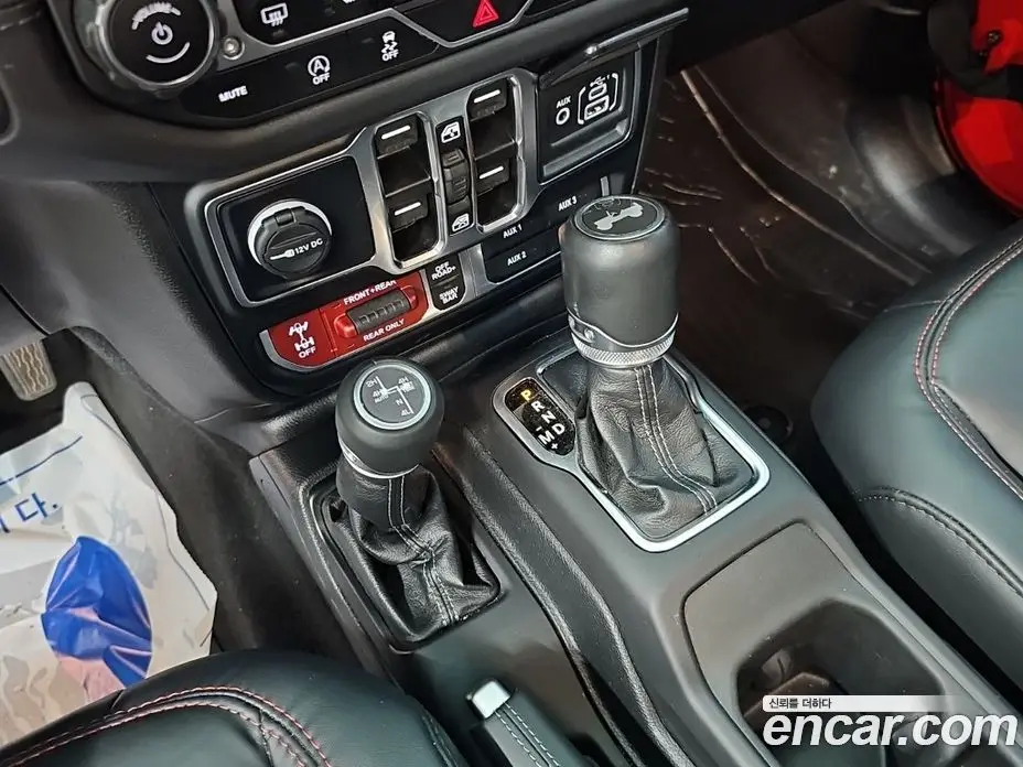 Jeep Wrangler 2024 2.0 автомат (гидро), фото 8