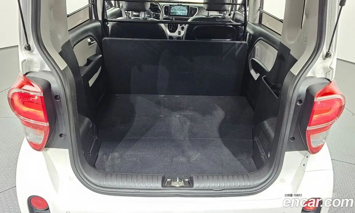 Kia Ray 2022 1.0 автомат (гидро), фото 16