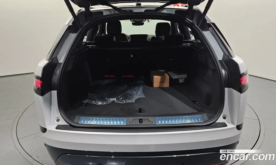 Land Rover Range Rover Velar 2026 2.0 автомат (гидро), фото 10