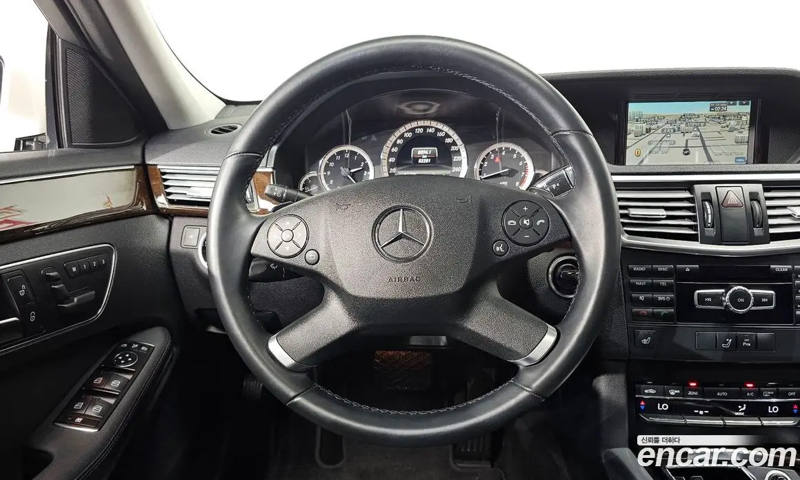 Mercedes-Benz E-Class 2013 1.8 автомат (гидро), фото 12 Mercedes-Benz E-Class 2013 1.8 автомат (гидро), фото 12