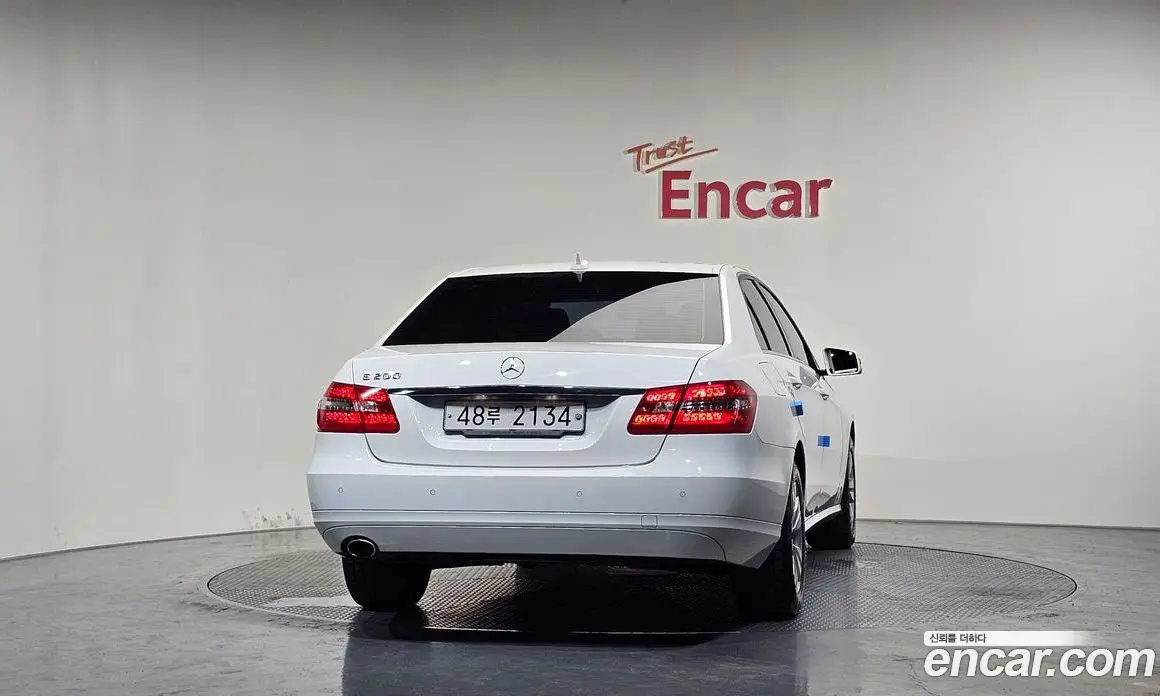 Mercedes-Benz E-Class 2013 1.8 автомат (гидро), фото 4 Mercedes-Benz E-Class 2013 1.8 автомат (гидро), фото 4