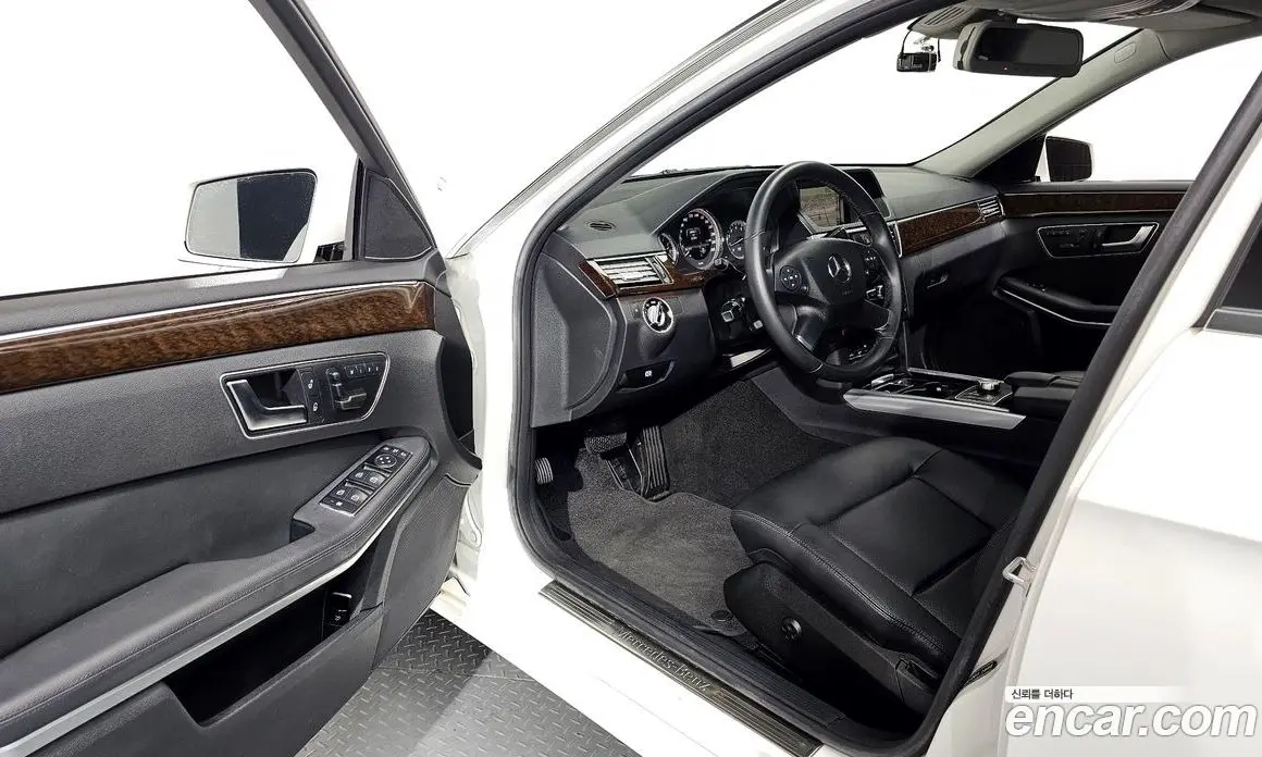 Mercedes-Benz E-Class 2013 1.8 автомат (гидро), фото 10 Mercedes-Benz E-Class 2013 1.8 автомат (гидро), фото 10