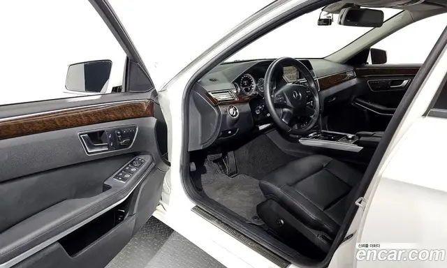 Mercedes-Benz E-Class 2013 1.8 автомат (гидро), миниатюра 10 Mercedes-Benz E-Class 2013 1.8 автомат (гидро), миниатюра 10