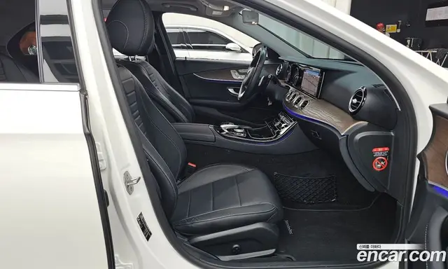 Mercedes-Benz E-Class 2018 2.0 автомат (гидро), миниатюра 11