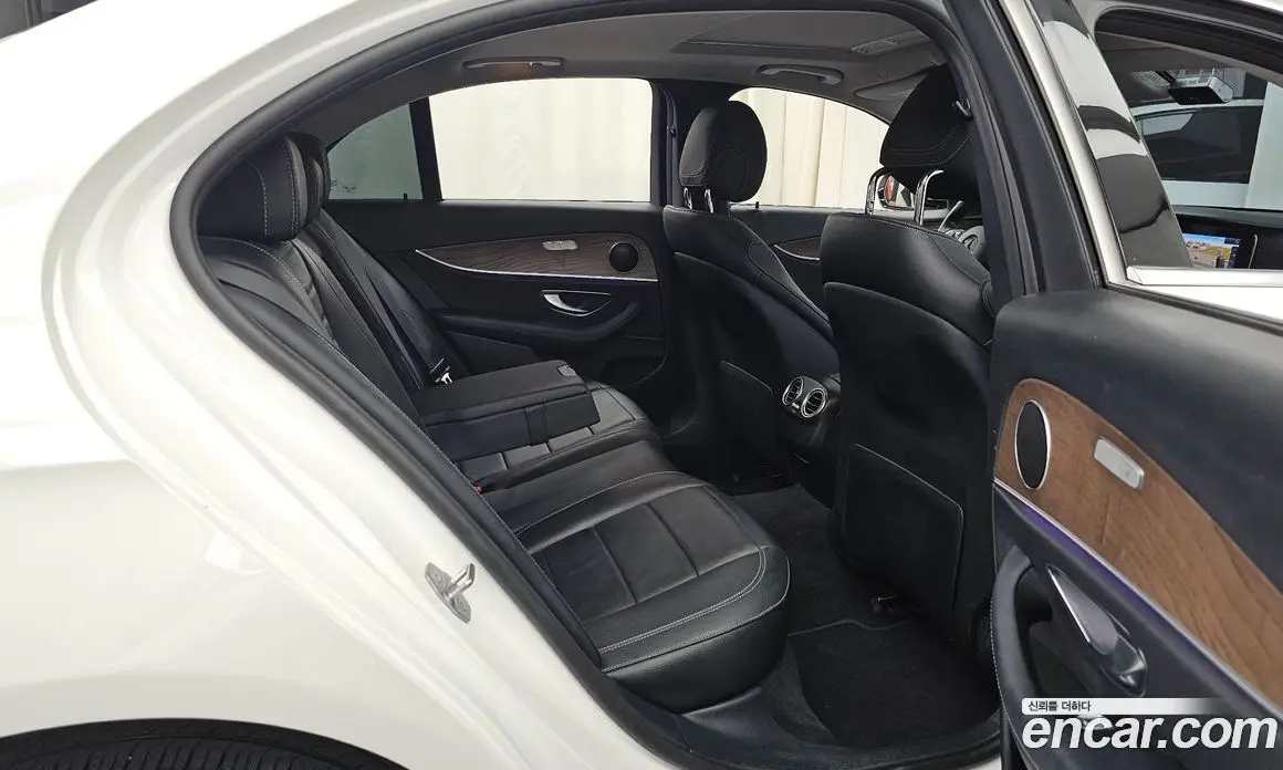 Mercedes-Benz E-Class 2018 2.0 автомат (гидро), фото 12