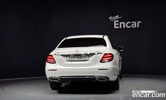 Mercedes-Benz E-Class 2018 2.0 автомат (гидро), миниатюра 4