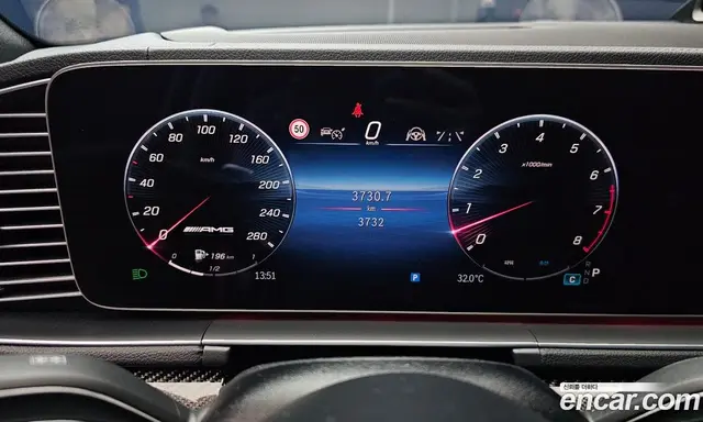 Mercedes-Benz GLE-Class 2024 3.0 автомат (гидро), миниатюра 8