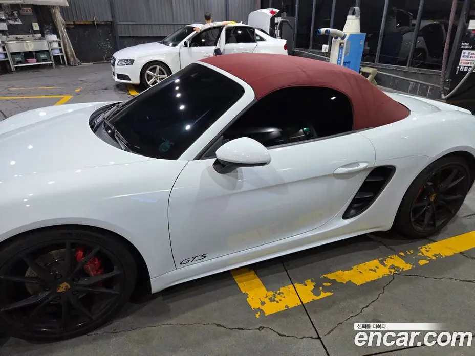 Porsche 718 2018 2.5 автомат (гидро), фото 9 Porsche 718 2018 2.5 автомат (гидро), фото 9