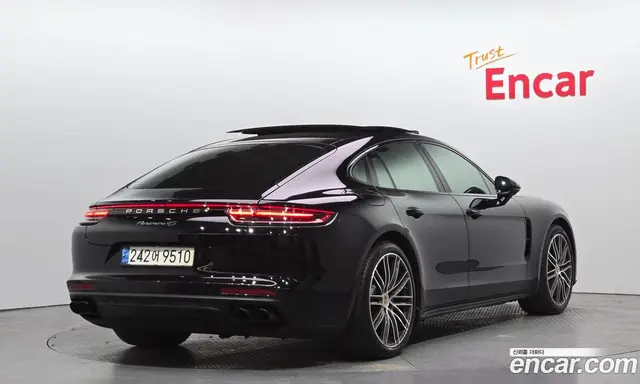 Porsche Panamera 2018 2.9 автомат (гидро), миниатюра 2 Porsche Panamera 2018 2.9 автомат (гидро), миниатюра 2