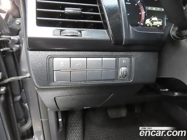 SsangYong Rexton 2020 2.2 автомат (гидро), миниатюра 12