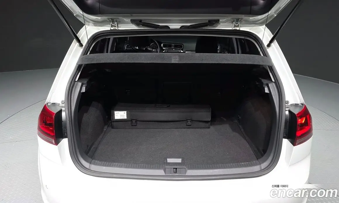 Volkswagen Golf 2016 1.4 автомат (гидро), фото 20 Volkswagen Golf 2016 1.4 автомат (гидро), фото 20