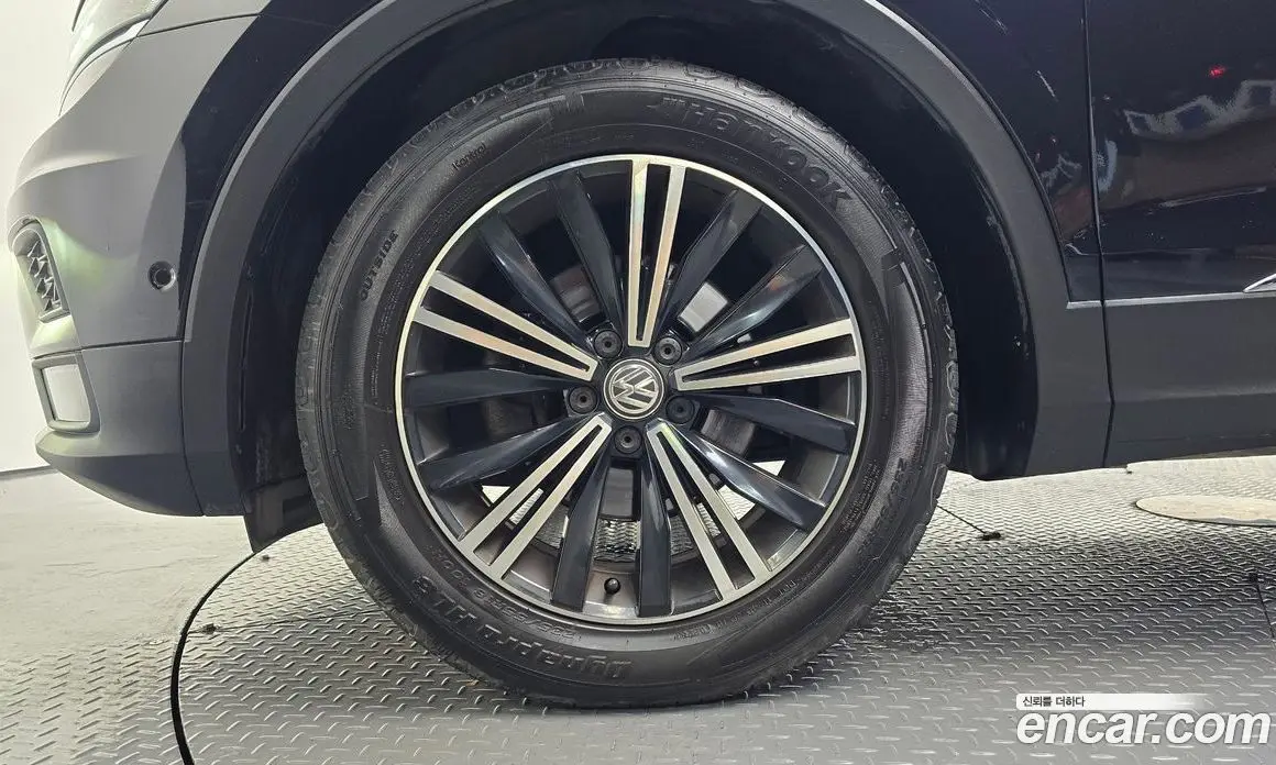 Volkswagen Tiguan 2020 2.0 автомат (гидро), фото 5 Volkswagen Tiguan 2020 2.0 автомат (гидро), фото 5