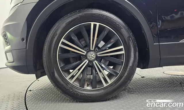 Volkswagen Tiguan 2020 2.0 автомат (гидро), миниатюра 5 Volkswagen Tiguan 2020 2.0 автомат (гидро), миниатюра 5