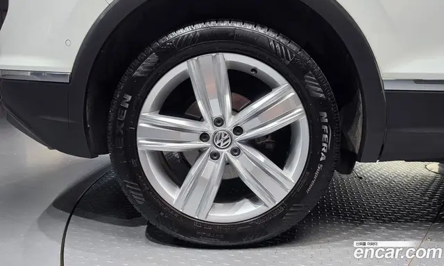 Volkswagen Tiguan 2020 2.0 автомат (гидро), миниатюра 5