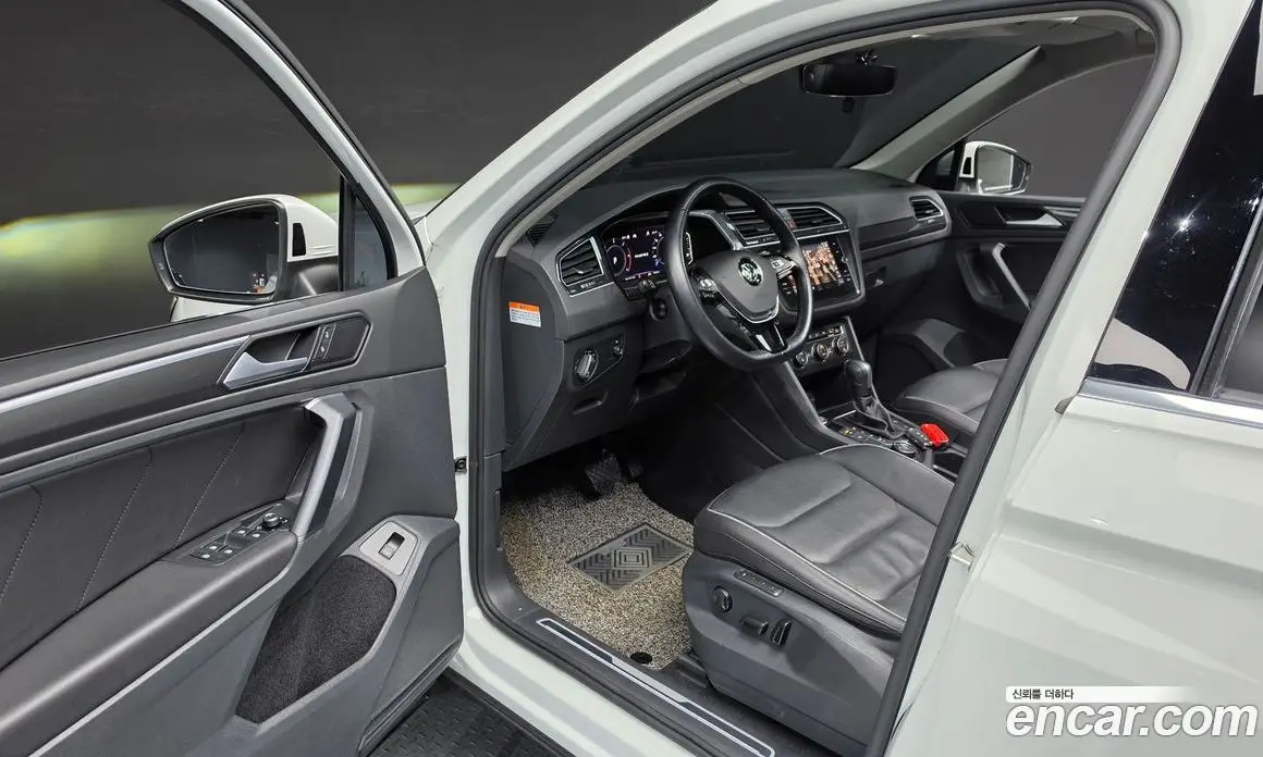 Volkswagen Tiguan 2020 2.0 автомат (гидро), фото 10