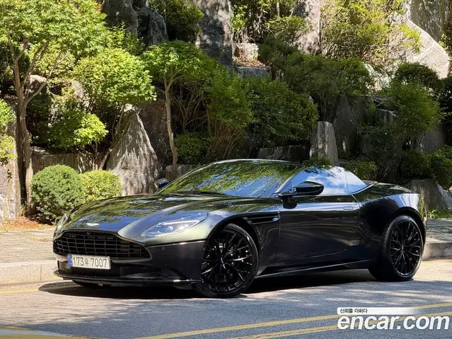 Aston Martin DB11, 2023, 4 100 км Aston Martin DB11, 2023, 4 100 км