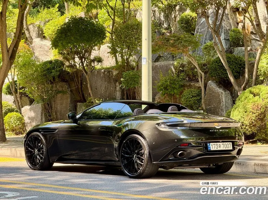 Aston Martin DB11 2023 4.0 автомат (гидро), фото 4