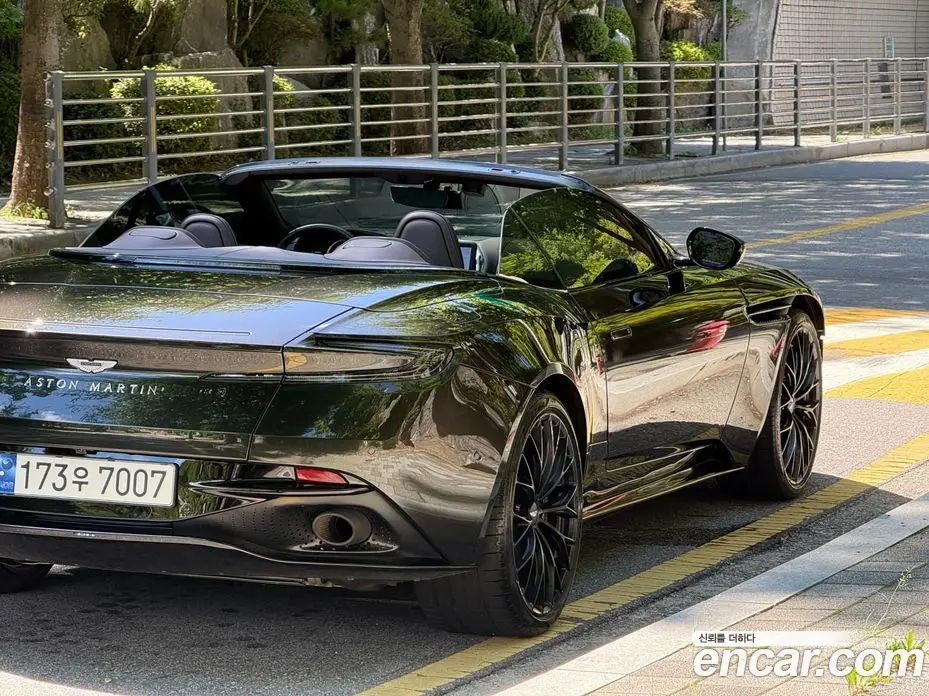 Aston Martin DB11 2023 4.0 автомат (гидро), фото 5