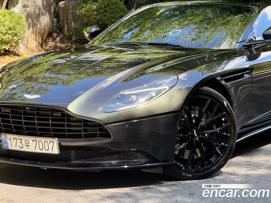 Aston Martin DB11 2023 4.0 автомат (гидро), фото 9