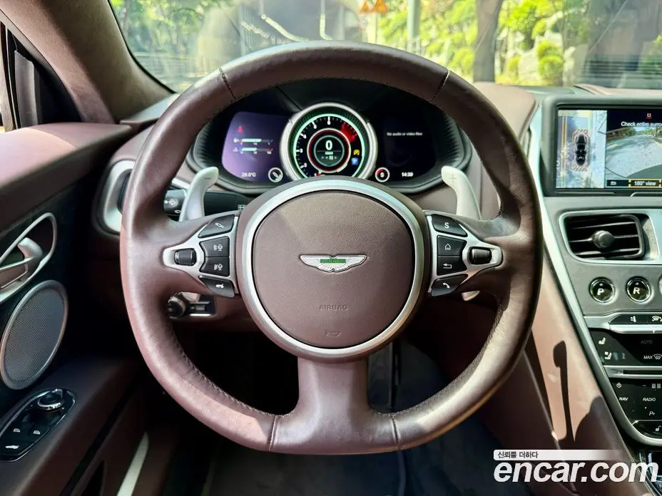 Aston Martin DB11 2023 4.0 автомат (гидро), фото 10