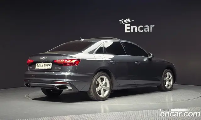Audi A4 2020 2.0 автомат (гидро), миниатюра 2