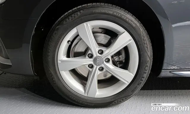 Audi A4 2020 2.0 автомат (гидро), миниатюра 5