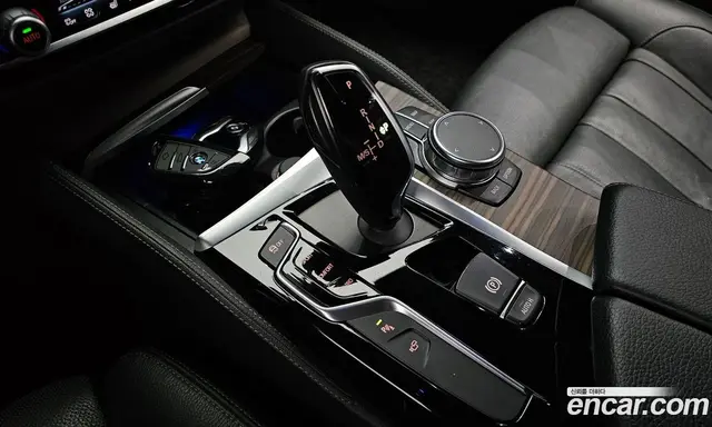 BMW 5 серия 2017 2.0 автомат (гидро), миниатюра 9 BMW 5 серия 2017 2.0 автомат (гидро), миниатюра 9