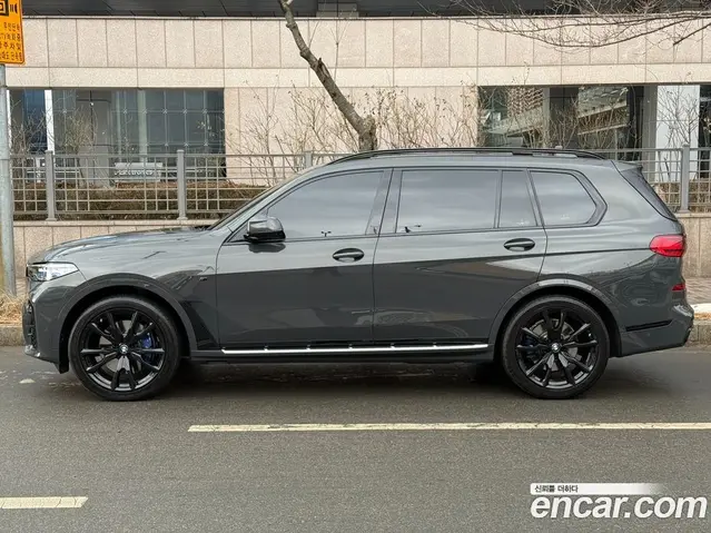 BMW X7 2022 3.0 автомат (гидро), миниатюра 3