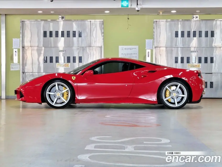Ferrari 488 2017 3.9 автомат (гидро), фото 2 Ferrari 488 2017 3.9 автомат (гидро), фото 2