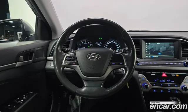 Hyundai Avante 2016 1.6 автомат (гидро), миниатюра 12