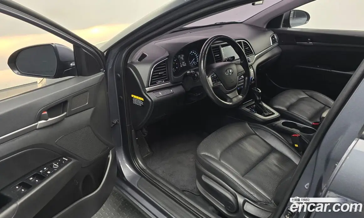 Hyundai Avante 2016 1.6 автомат (гидро), фото 10 Hyundai Avante 2016 1.6 автомат (гидро), фото 10
