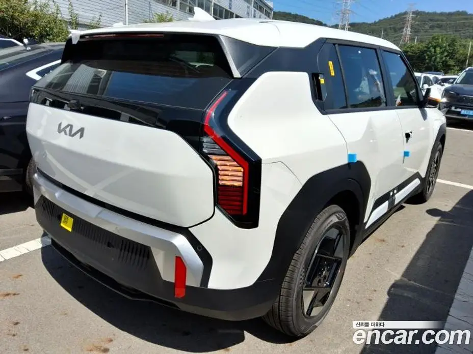 Kia EV3 2026 0.4 автомат (гидро), фото 3 Kia EV3 2026 0.4 автомат (гидро), фото 3