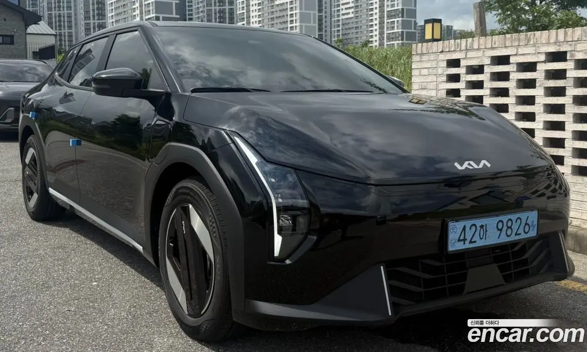 Kia EV4 2026 автомат (гидро), фото 1 Kia EV4 2026 автомат (гидро), фото 1