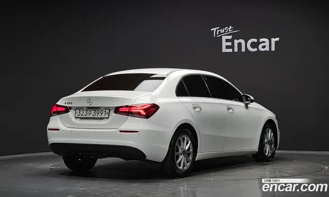 Mercedes-Benz A-Class 2020 2.0 автомат (гидро), миниатюра 2